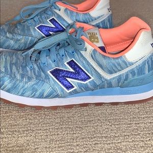 New balance tennis shoes